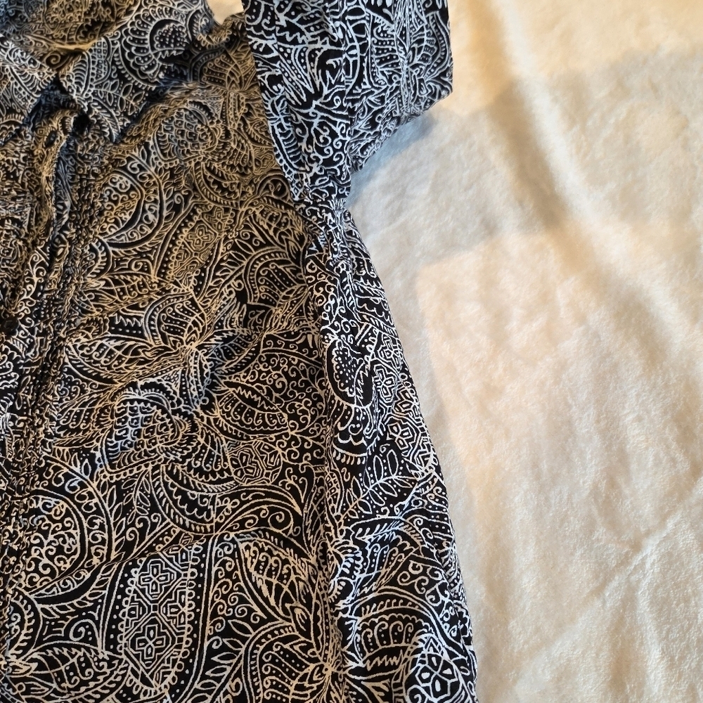 Talbots Paisley Long Sleeve Button Shirt Medium Petitie Black/White - Picture 7 of 14